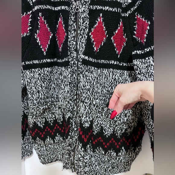 American Eagle Men’s Cardigan - Picture 3 of 5